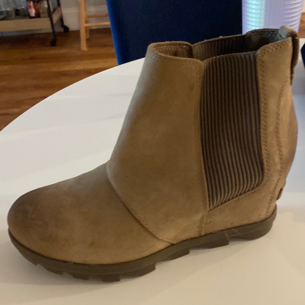 Sorel Wedge Boots worn ONCE